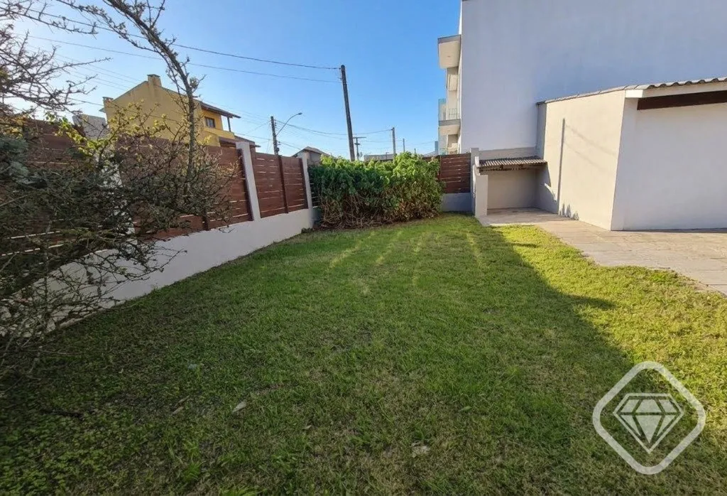 Imagem Belíssimo terreno de esquina, muito bem localizado, frente a praça.

O espaço é todo cercado por...