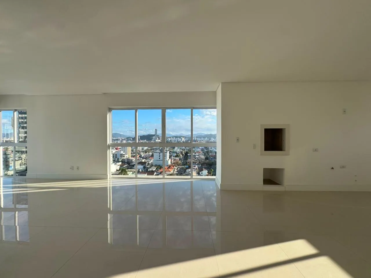 Imagem Apartamento à venda com 123.22m2 por R$ 2.100.000,00
