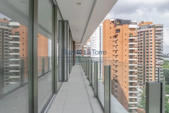 Imagem Arquitetura moderna, projetado por Pablo Slemenson e decoração de Patricia Anastassiadis, o edifí...