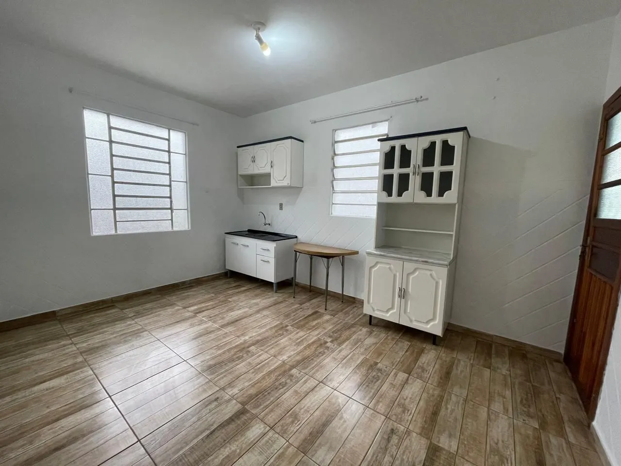 Imagem Terreno amplo com 690m², com duas casas construídas para moradia ou investyirdores!!