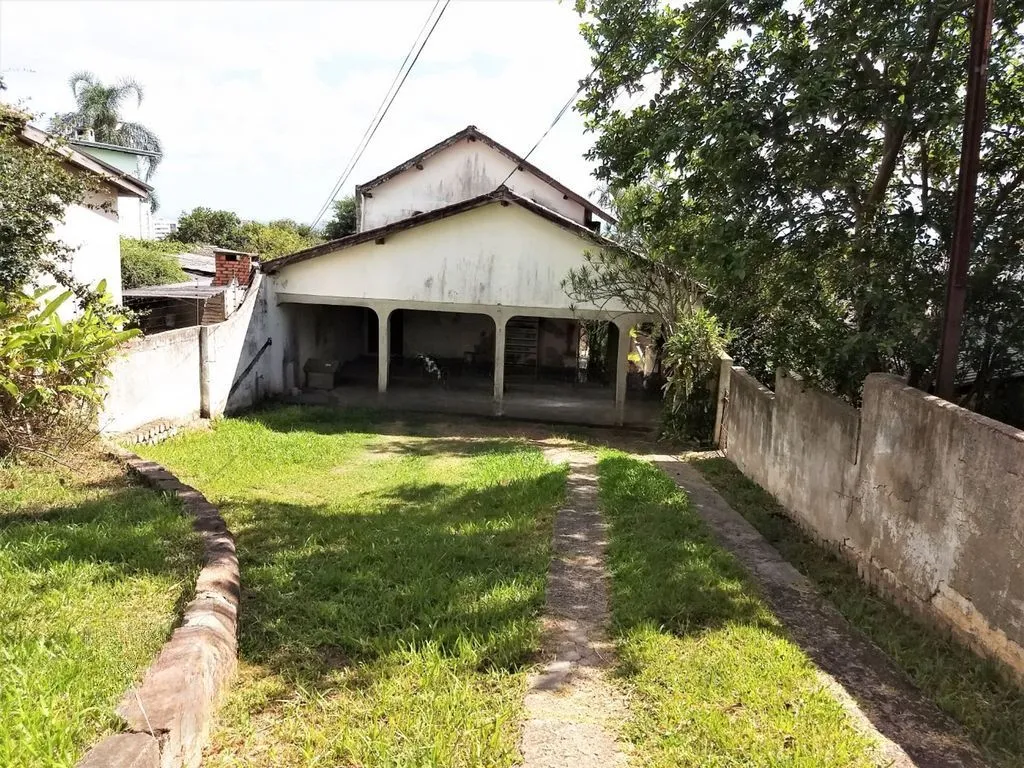Imagem Casa 4 dormitórios à venda no Bairro Vila Jardim - Porto Alegre