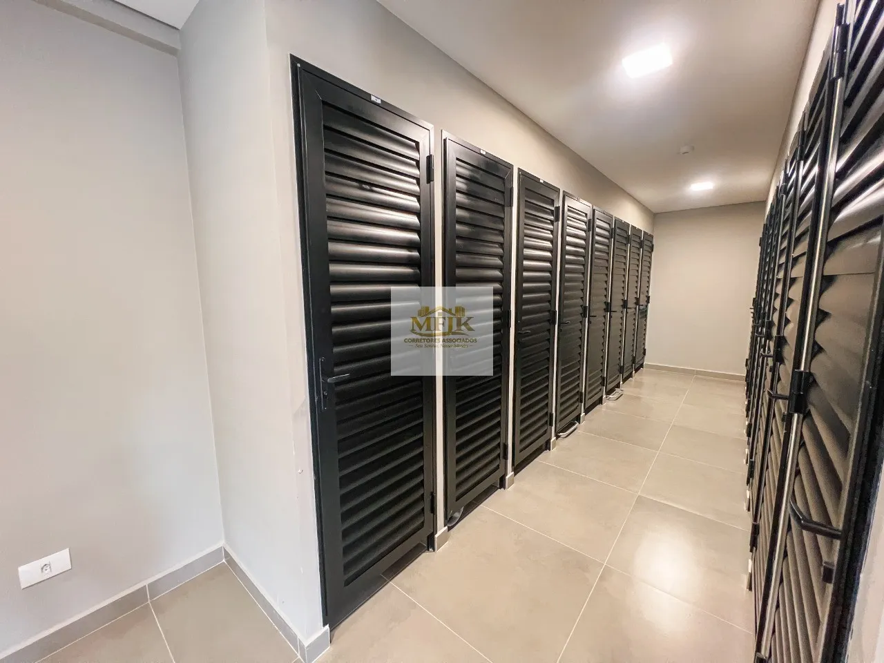 Imagem Residencial Laguna Imóvel Pronto Área total 220m² Área privativa 153m² 4 quartos sendo 1 suíte 2 banheiros social 2 vaga