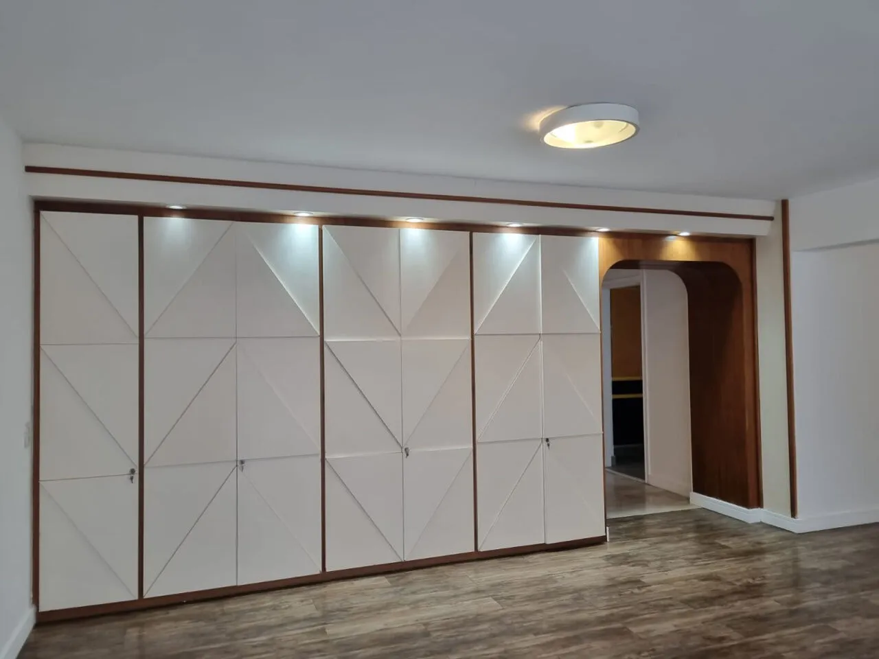 Imagem Apartamento Alto Padrão com 3 Dormitórios, Suíte e 2 Vagas no Condomínio Ipanema.