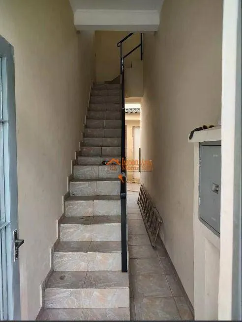 Imagem Sobrado com 9 dormitórios à venda, 220 m² por R$ 1.325.000,00 - Cidade Soinco - Guarulhos/SP