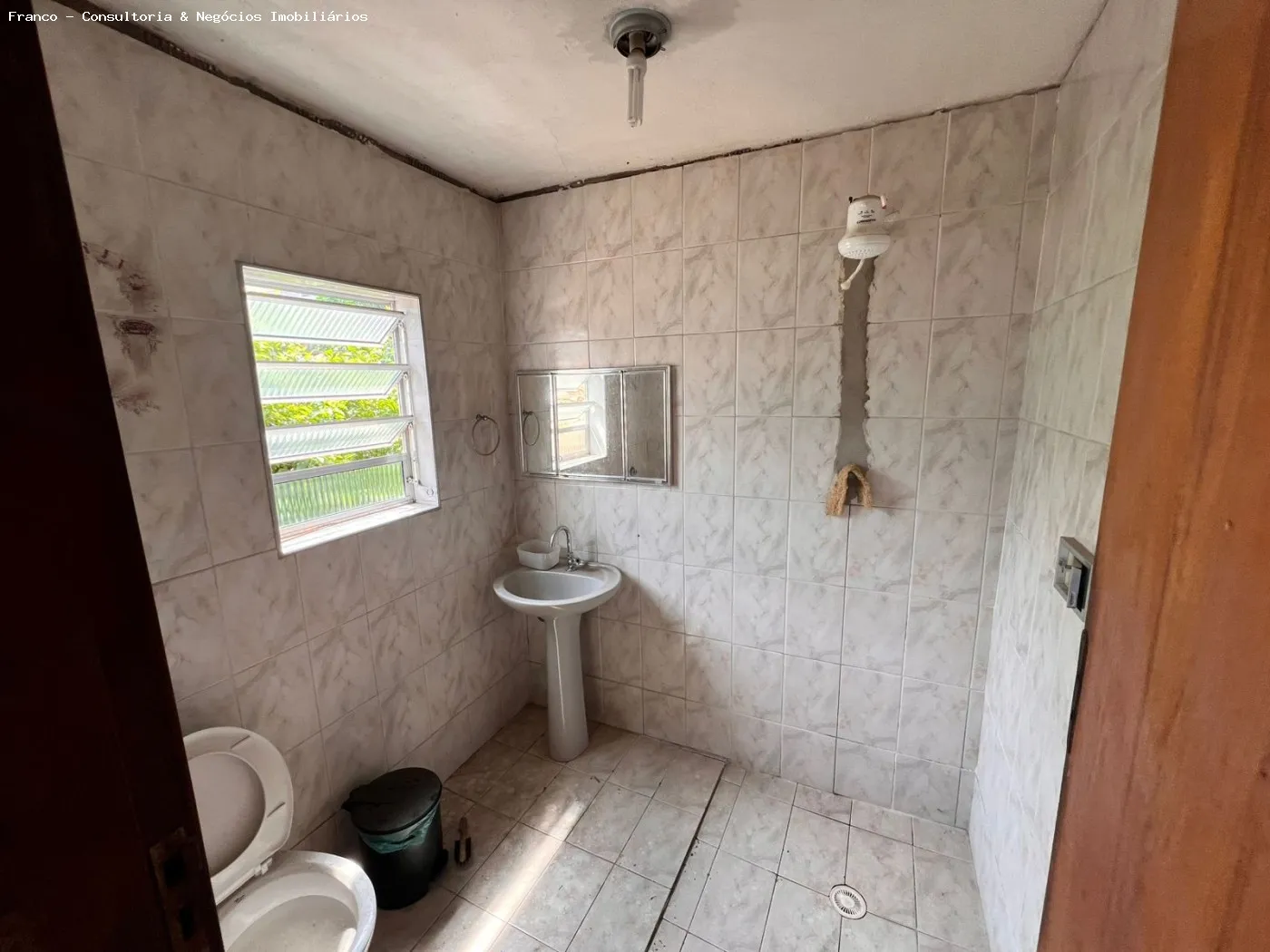 Imagem Sobrado para Venda em Franco da Rocha, Vila Bela, 5 dormitórios, 2 suítes, 4 banheiros, 2 vagas