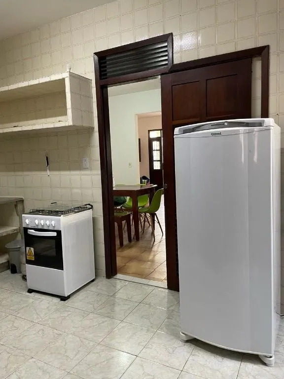 Imagem Casa com 230 m² em Tambaú, João Pessoa: 4 quartos, 3 vagas, churrasqueira e excelente localização próxima à praia.