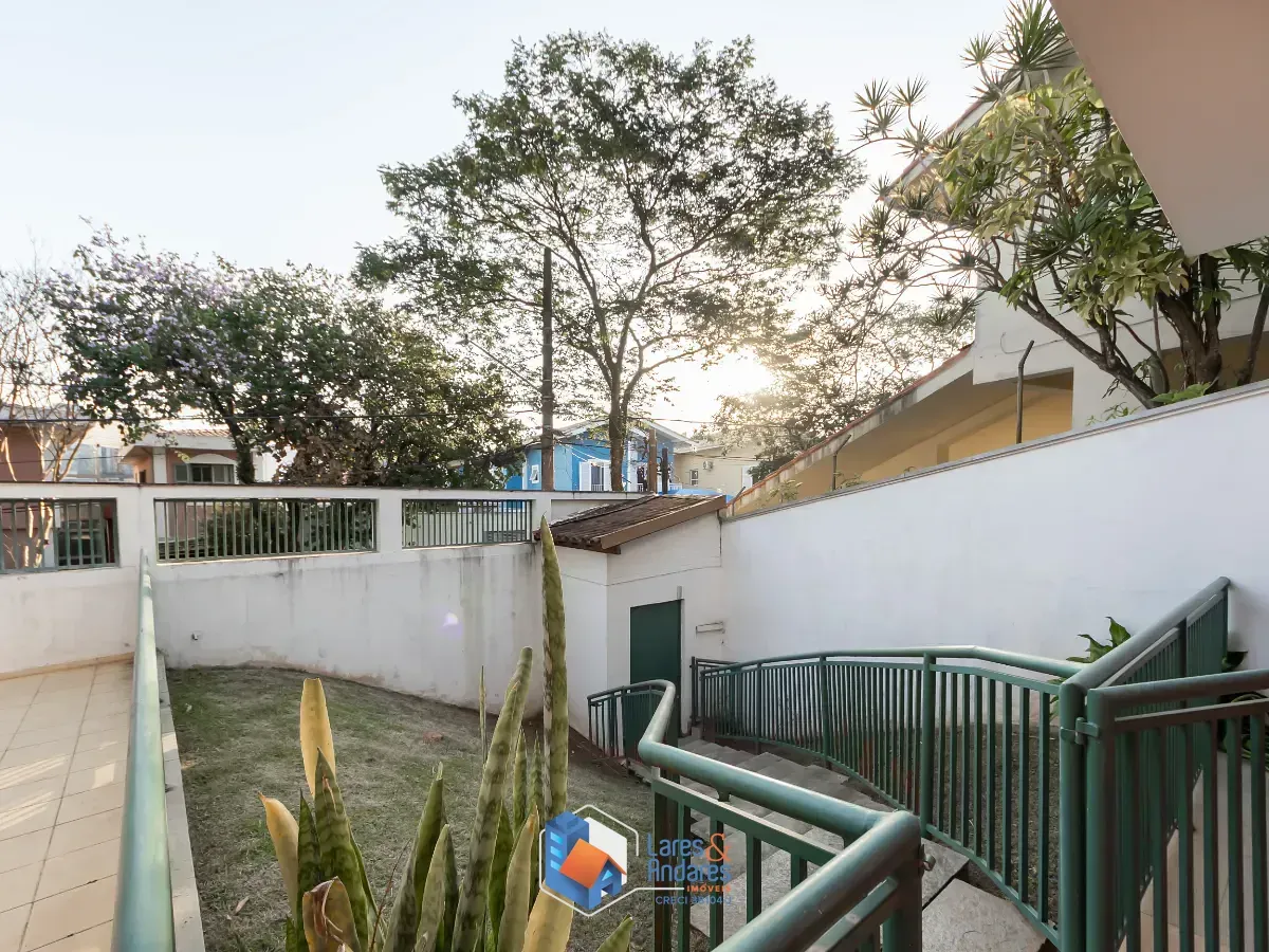 Imagem Sobrado para venda em Vila Sônia com 4 quartos, sendo 2 suítes, 301m²