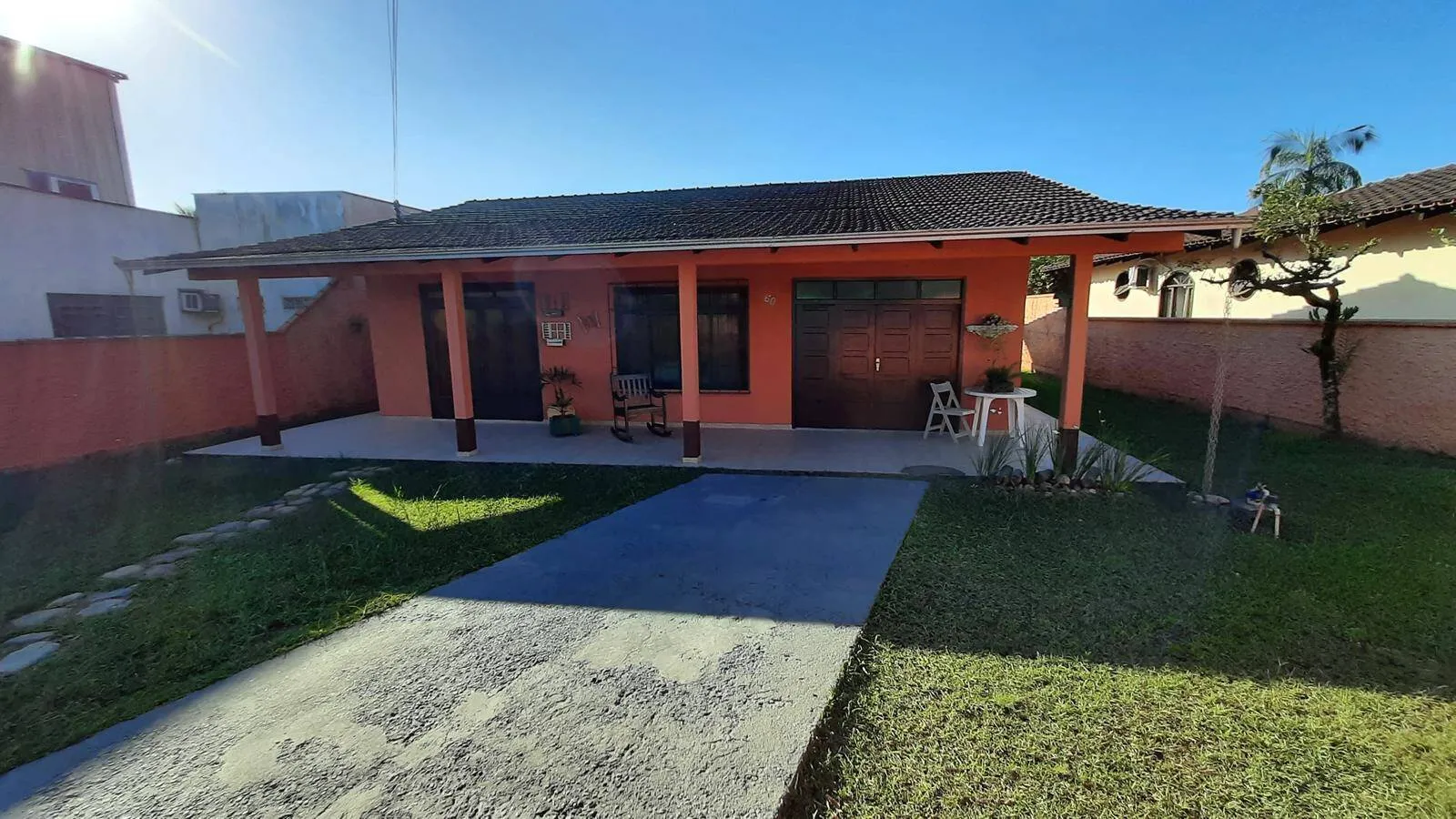 Imagem Casa Semi Averbada no Bairro Floresta com piscina