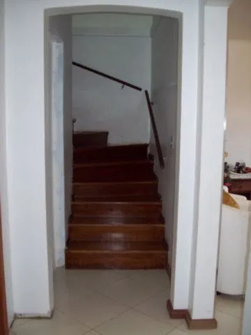Imagem Sobrado para Venda - 240m², 3 dormitórios, sendo 1 suites, 1 vaga - Partenon