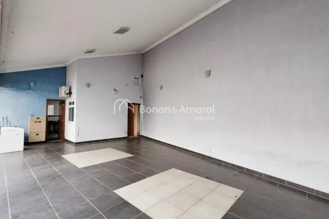 Imagem Localizada no charmoso bairro Jardim Chapadão, esta casa oferece uma excelente oportunidade para qu...