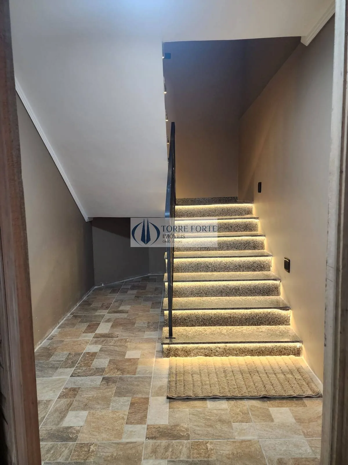 Imagem Sobrado com 3 quartos 2 suites , Picina ,5 vagas no Parque do Carmo.