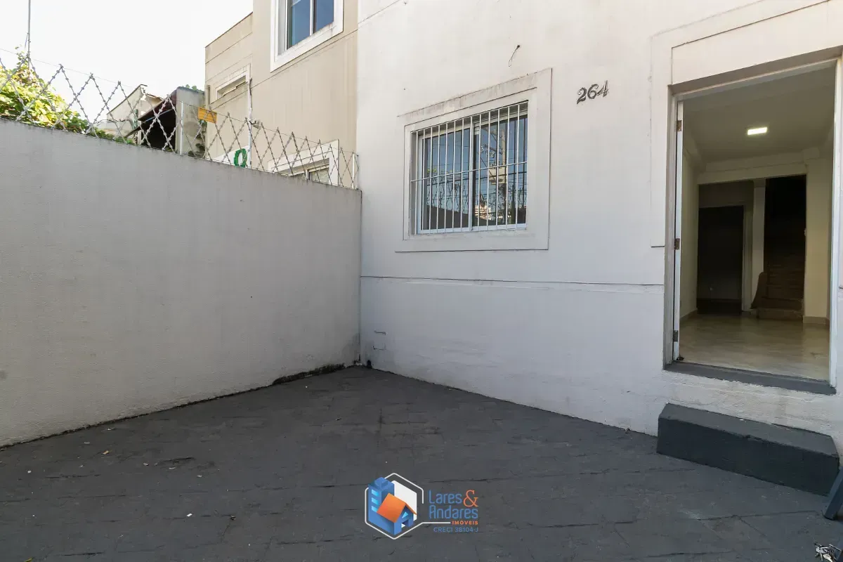 Imagem Casa comercial para venda em Água Branca, 300m²