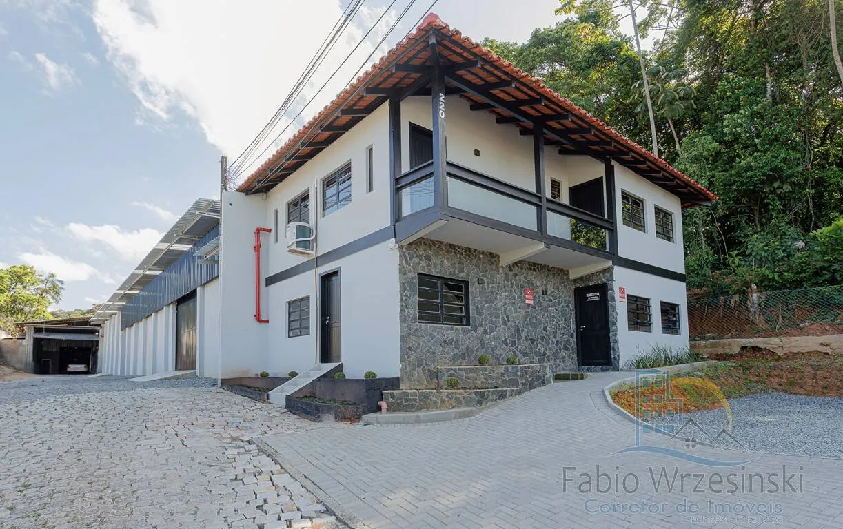 Imagem Galpão Comercial para Locação no Bairro Santa Catarina | + escritorio