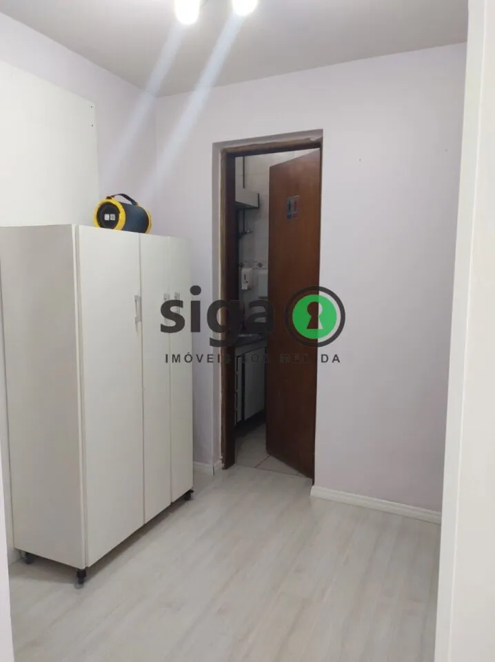 Imagem Casa Espaçosa com 5 Dormitórios e Quintal Próxima ao Metrô Vila Sônia.