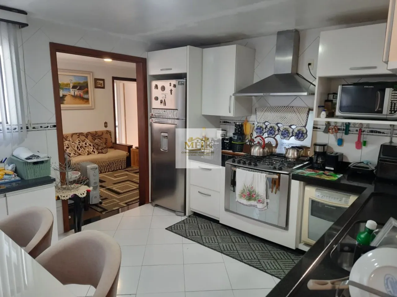 Imagem Imperdível: Casa à venda em Curitiba-PR, Boa Vista, 3 quartos, 1 suíte, 1 sala, 2 banheiros, 4 vagas de garagem.