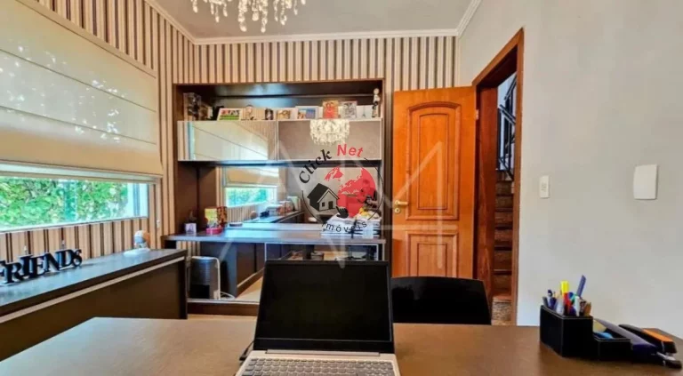 Imagem Luxuoso Sobrado à Venda no Condomínio Swiss Park – 457m² de Sofisticação e Conforto