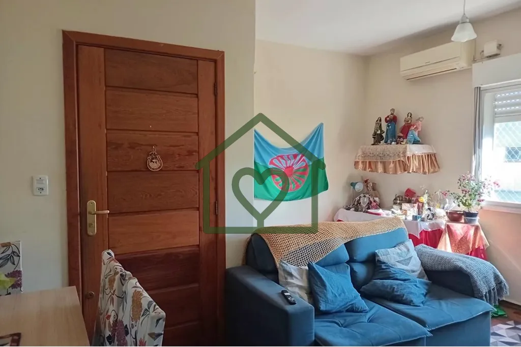 Imagem Descubra o seu novo lar no coração de Porto Alegre, no bairro Camaquã! Este encantador apartament...