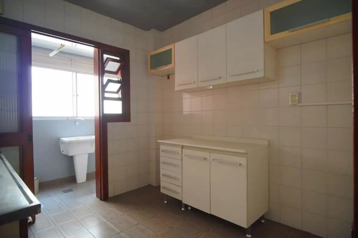 Imagem Apartamento de 3 dormitórios à venda em Petrópolis - Porto Alegre