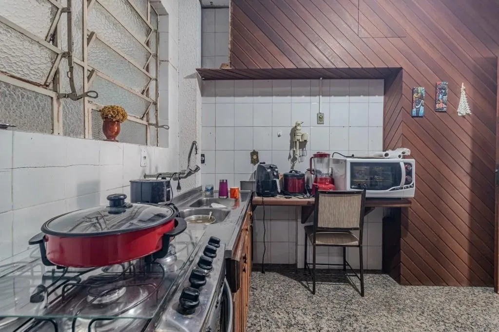 Imagem Vendo apartamento no bairro Floresta, em frente ao colégio Marista São Pedro. com 143,00m2 de área privativa