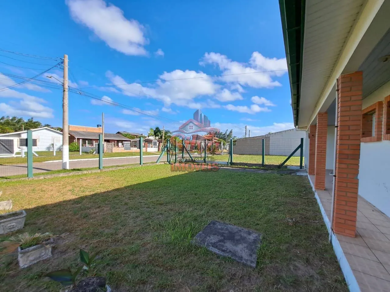 Imagem C487| Casa à venda em Imbé RS com 3 dormitórios, suíte e pátio cercado