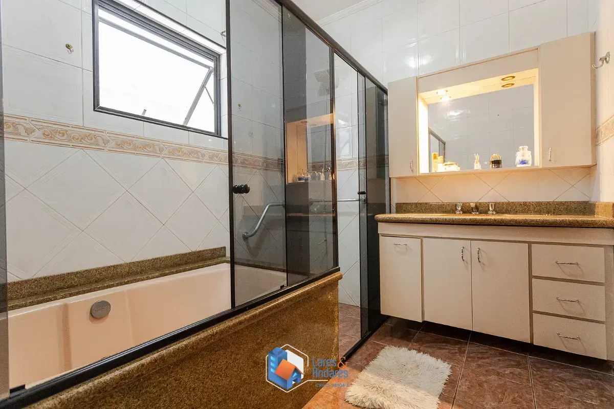 Imagem Sobrado para venda em Vila Constança com 3 quartos, sendo 3 suítes, 263m²