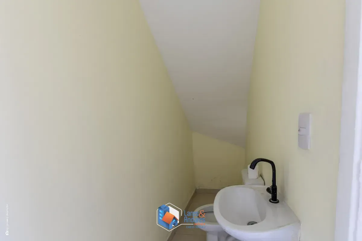 Imagem Sobrado para venda em Jardim Ipanema (Zona Sul) com 4 quartos, sendo 1 suíte, 130m²