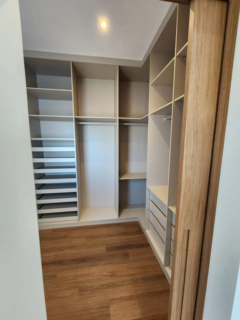 Imagem Casa em Condomínio em Salto-SP, Residencial Central Parque: 3 Quartos, 3 Suítes, 4 Banheiros, 4 Vagas, 213,60 m².