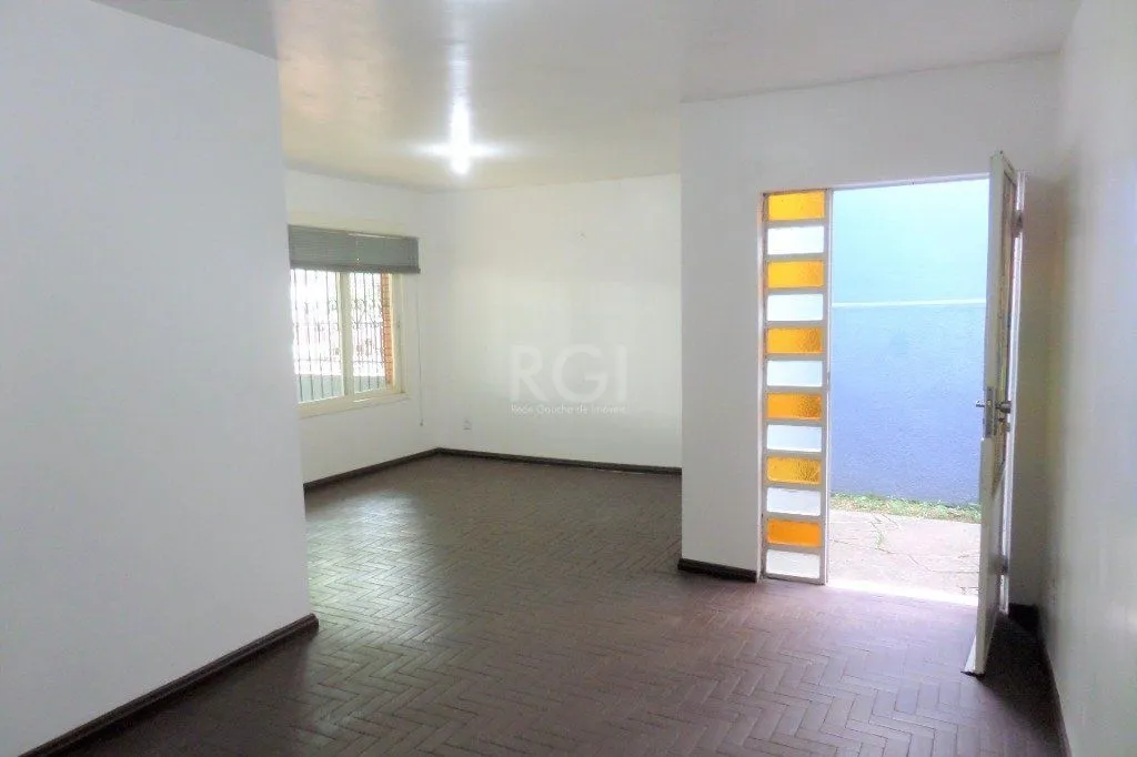Imagem Casa no bairro Jardim Botânico de 3 dormitórios e 2 vagas