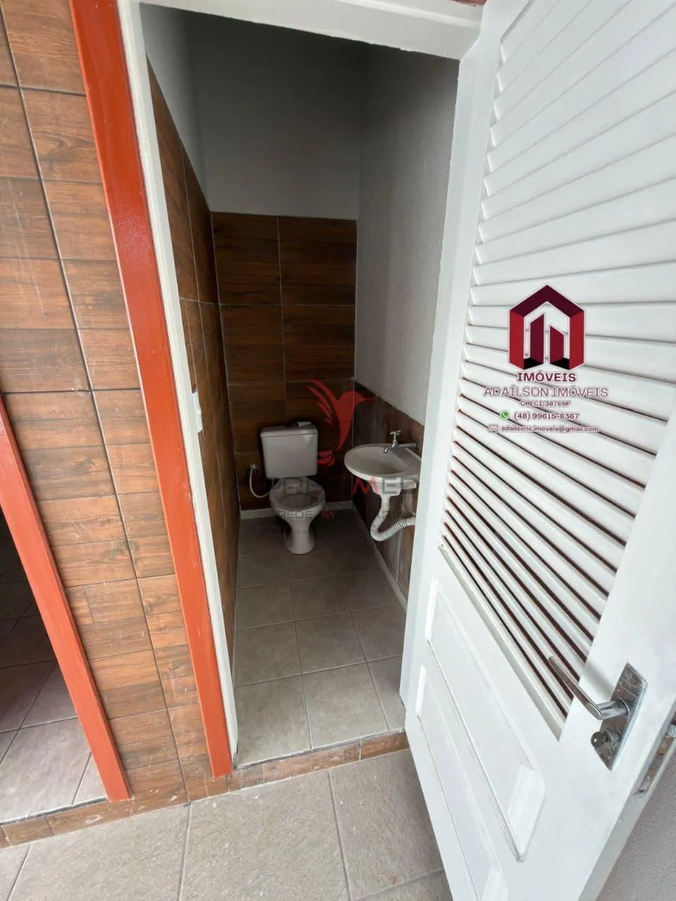 Imagem Casa com edícula , churrasqueira. SAO JOSÉ -SC - Completa, Reformada e Pronta para Morar!