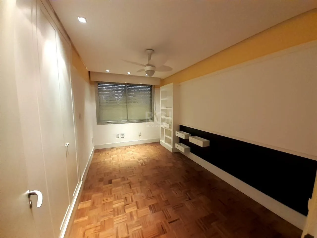 Imagem Apartamento para Venda - 230m², 4 dormitórios, sendo 1 suites, 2 vagas - Petrópolis