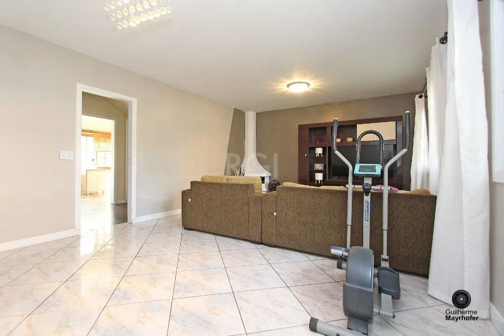 Imagem Casa para Venda - 400m², 5 dormitórios, sendo 1 suites, 3 vagas - Jardim Itu Sabará