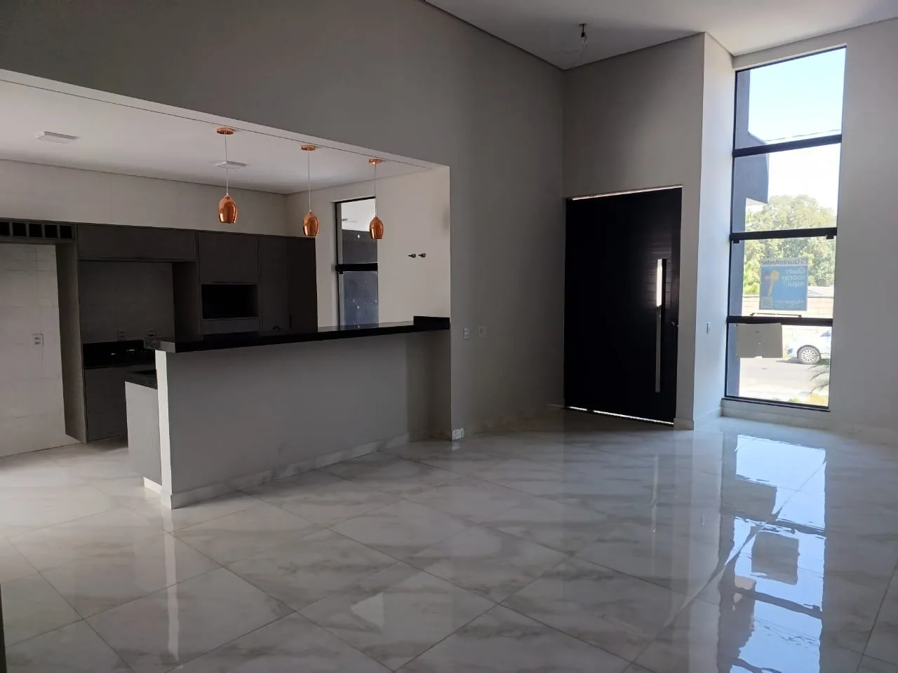 Imagem Casa de Luxo em Condomínio na Aparecidinha, Sorocaba-SP: 3 Quartos, 3 Suítes, 4 Vagas - 181m² - Venda ou Locação