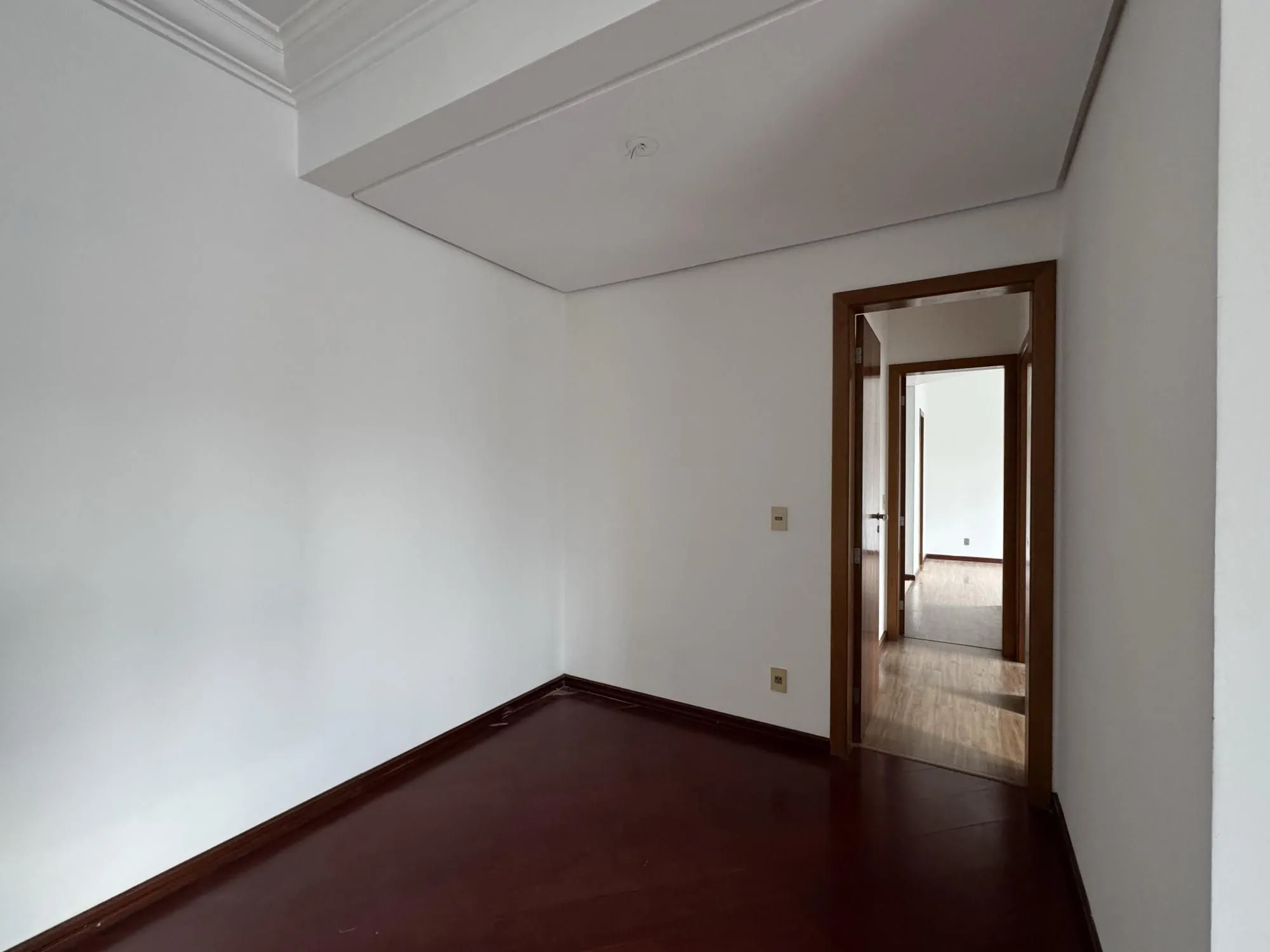 Imagem Apartamento 3 dormitórios com sacada, suíte e vaga de garagem no Menino Deus