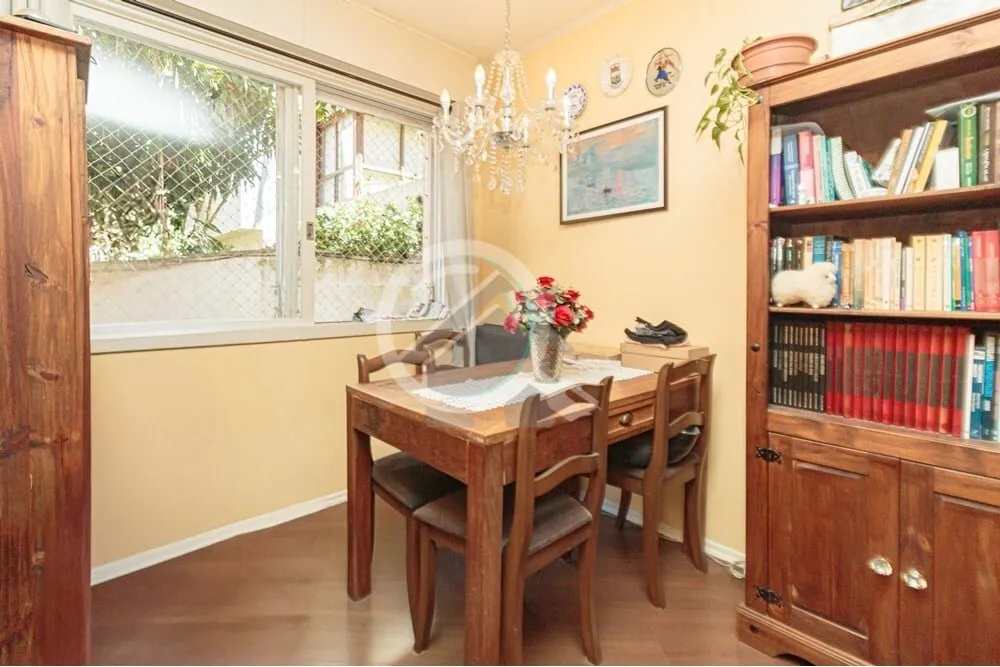 Imagem Ótima oportunidade para investir em um apartamento no Menino Deus, Porto Alegre! À venda por um pr...