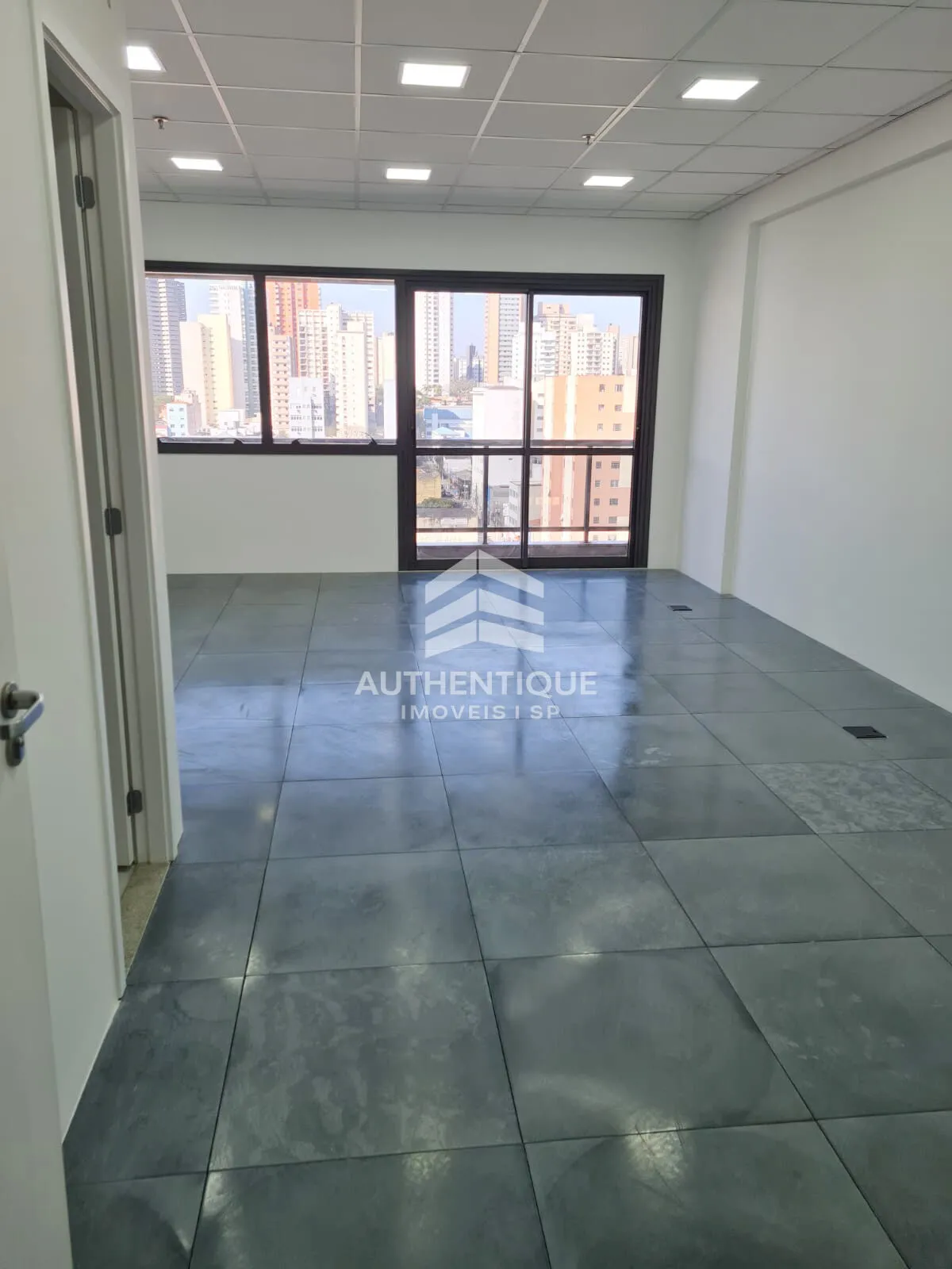 Imagem JURUBATUBA EMPRESARIAL CENTRO SBC - Sala Comercial no Centro de SBC à venda!
