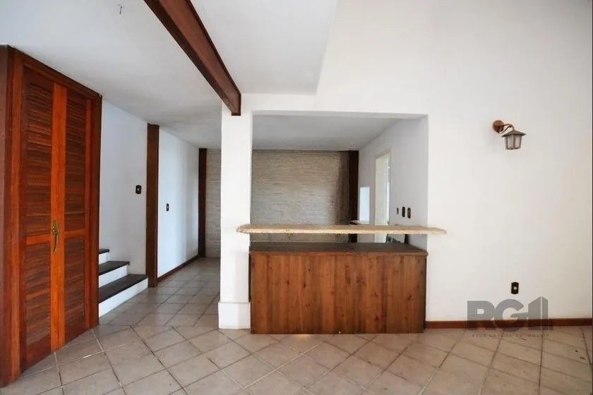 Imagem Casa de 200m² - 4 dormitórios, 4 vagas no bairro Espírito Santo