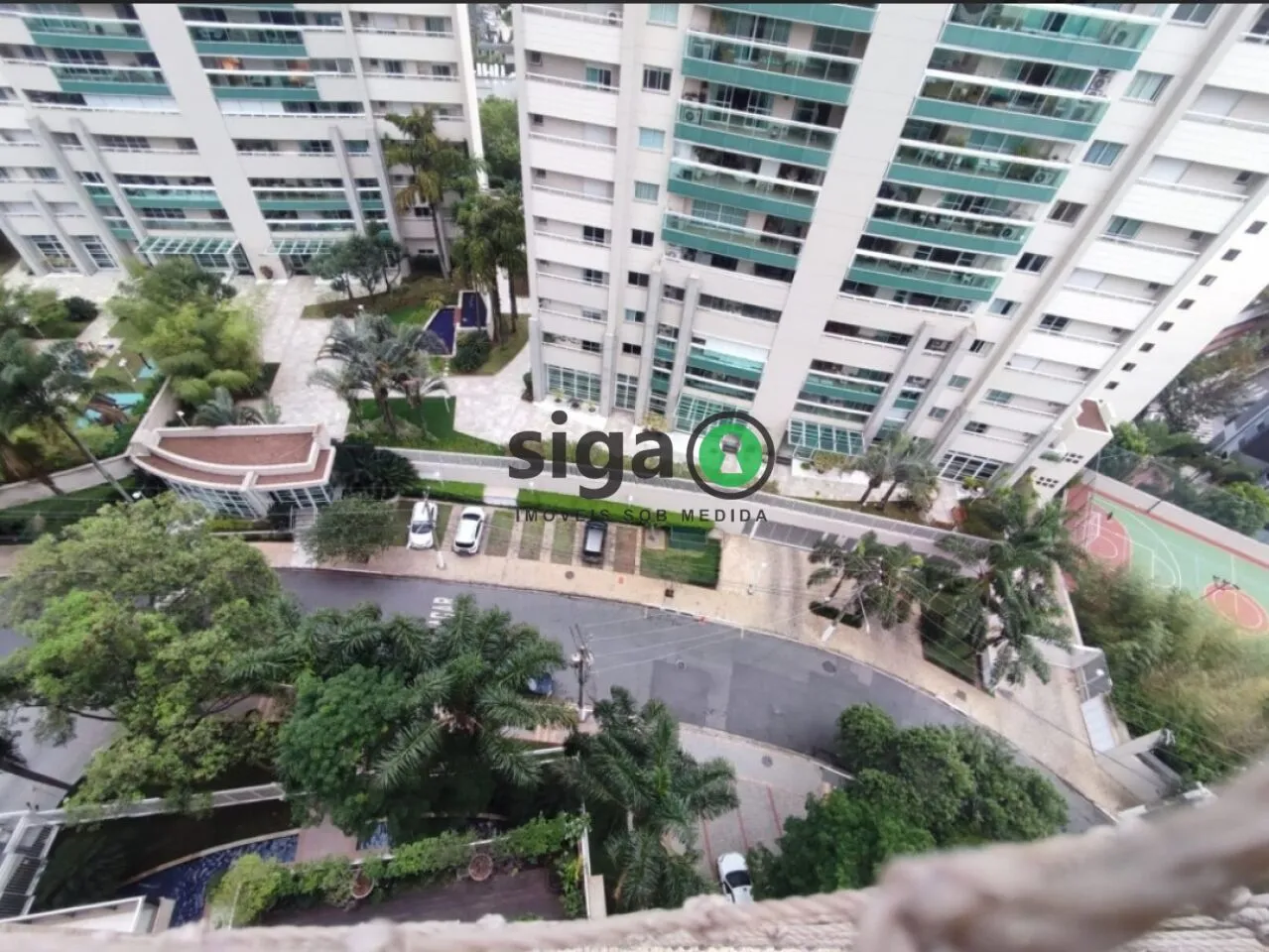 Imagem Apartamento à venda, 210m2 com 3 suítes e 4 vagas no Portal do Morumbi.