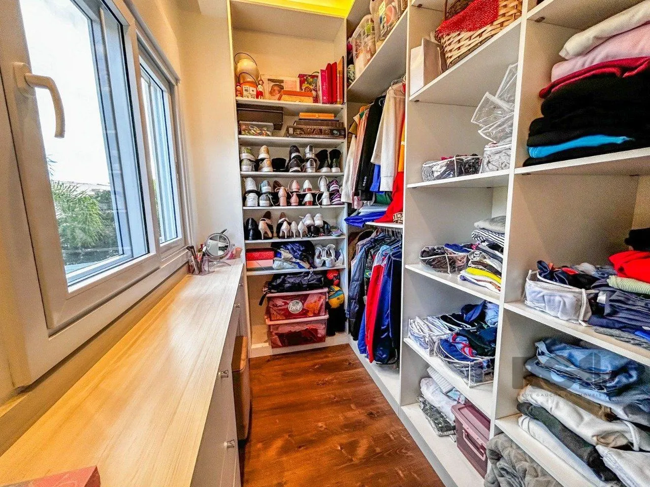 Imagem Casa Condominio a Venda - 196.38m², 4 dormitórios, 2 suites, 2 vagas Vila Nova