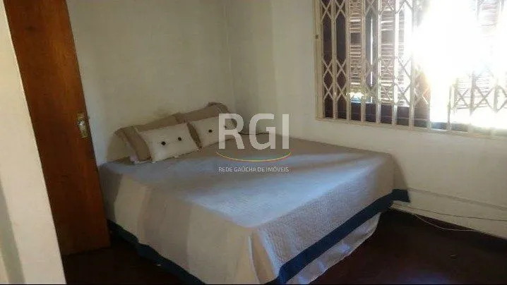 Imagem Casa para Venda - 300m², 4 dormitórios, 4 vagas - Nonoai