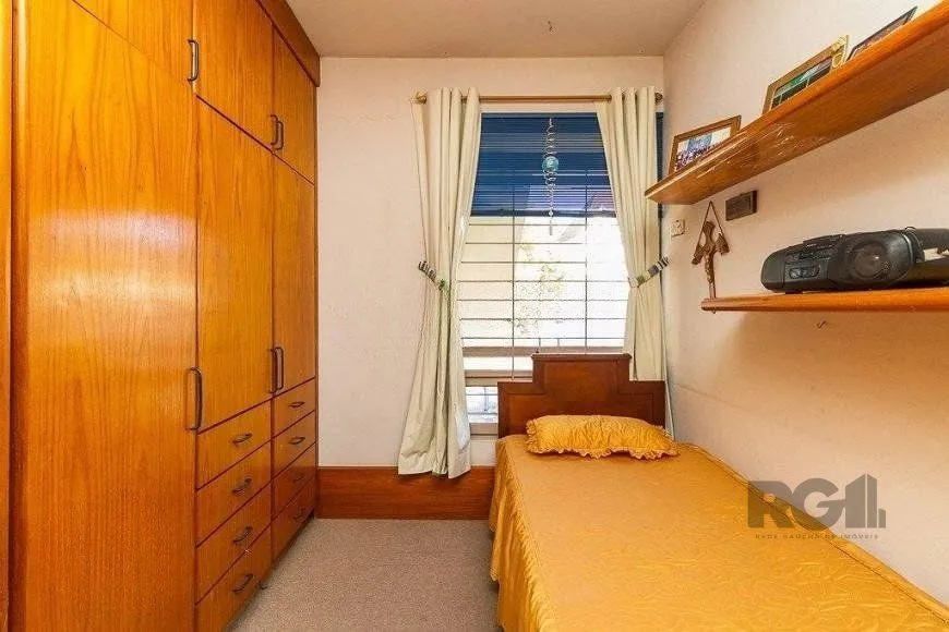 Imagem Casa para Venda - 235m², 4 dormitórios, sendo 1 suites, 2 vagas - Azenha