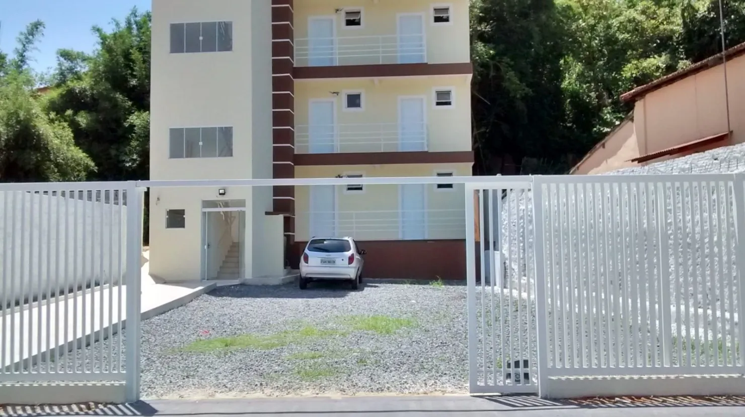 Imagem Comercial à venda 12 Quartos, 12 Suites, 8 Vagas, 870M², Centro, Cachoeira Paulista - SP