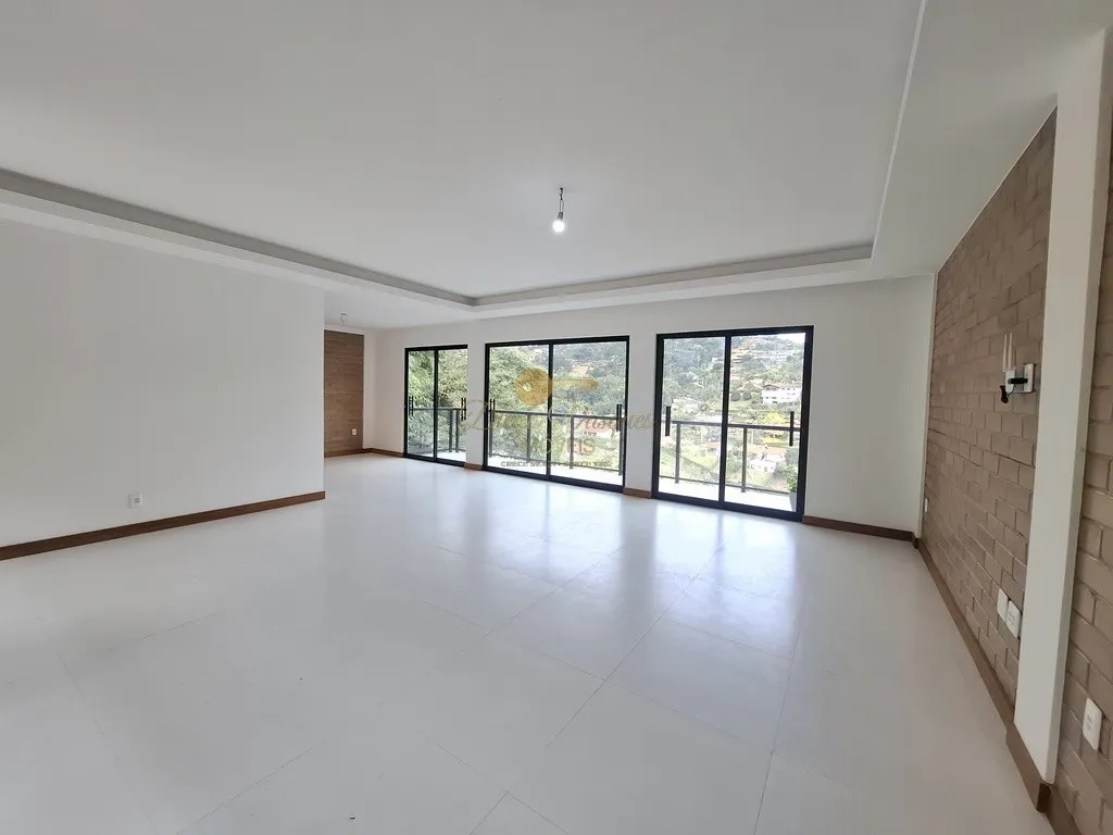 Imagem Casa em Condomínio para Venda em Teresópolis / RJ no bairro Green Valley