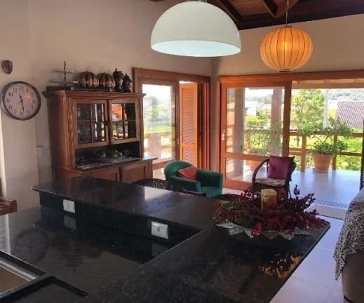 Imagem Casa de alto padrão em Garopaba-SC: conforto, privacidade e localização privilegiada!