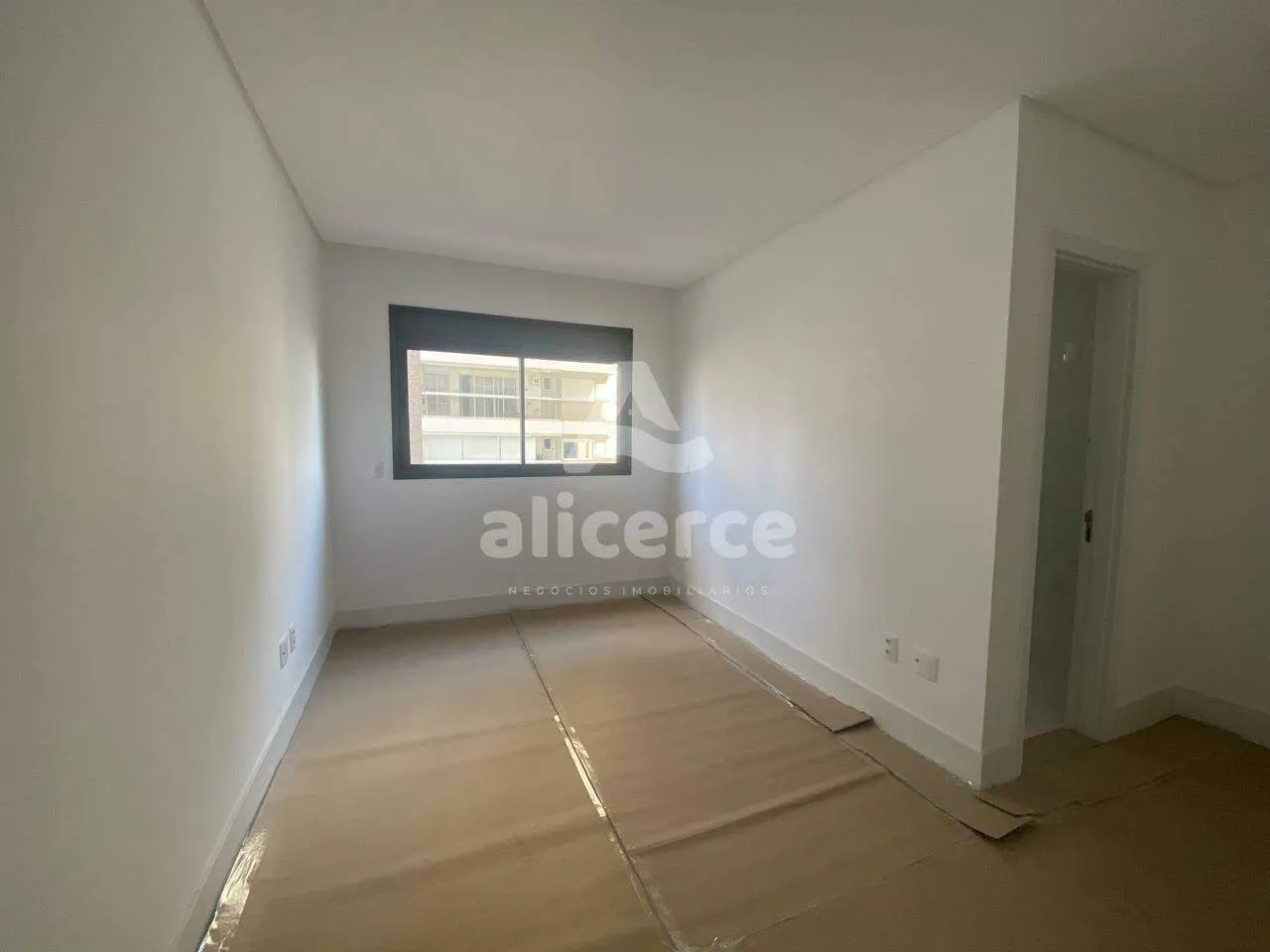 Imagem Pronto para Morar! Amplo Apartamento com 3 Suítes Sacada gourmet com Churrasqueira no Kobrasol - São José/SC
