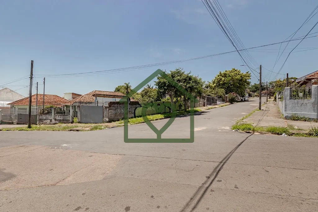 Imagem TERRENO DE 11 x 18,8 
Com 206,8m² 
 
Descubra uma excelente oportunidade de investimento em Porto A...