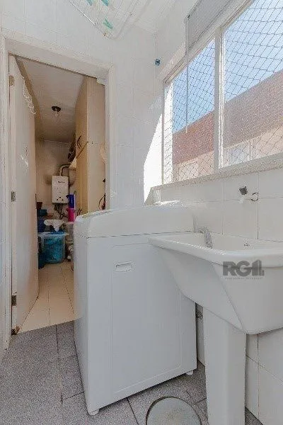 Imagem Vende-se excelente cobertura 2 quartos com suíte, 3 vagas de garagem com 156m² no Petrópolis