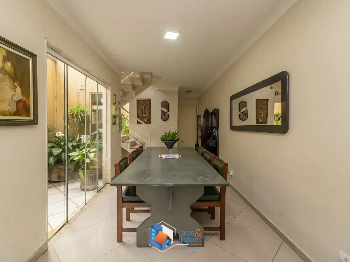 Imagem Sobrado para venda em Vila Carrão com 3 quartos, sendo 3 suítes, 289m²