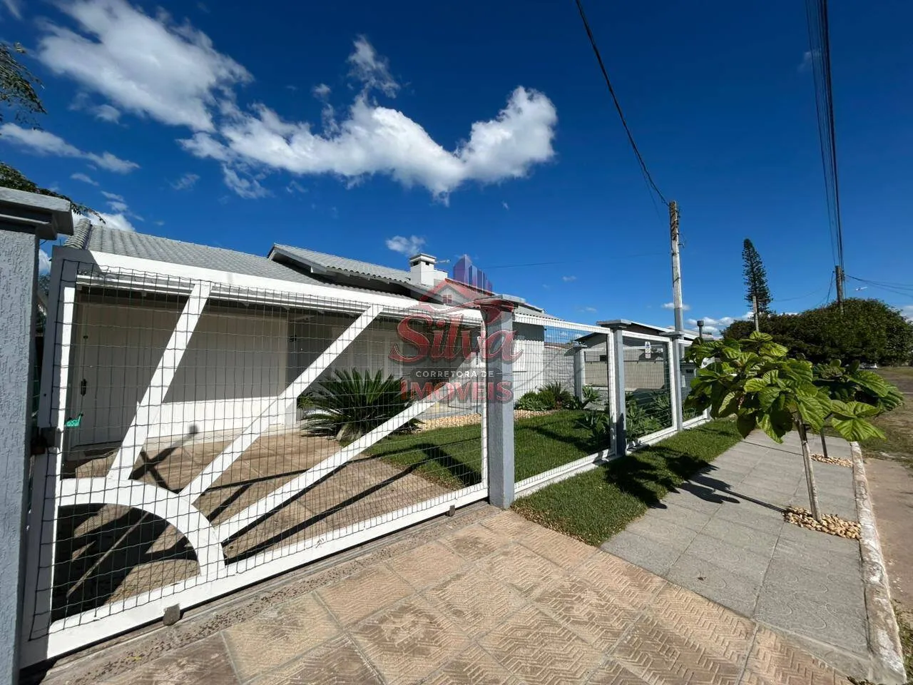 C1229 | Casa 3 dormitórios com suíte e piscina à venda em Imbé