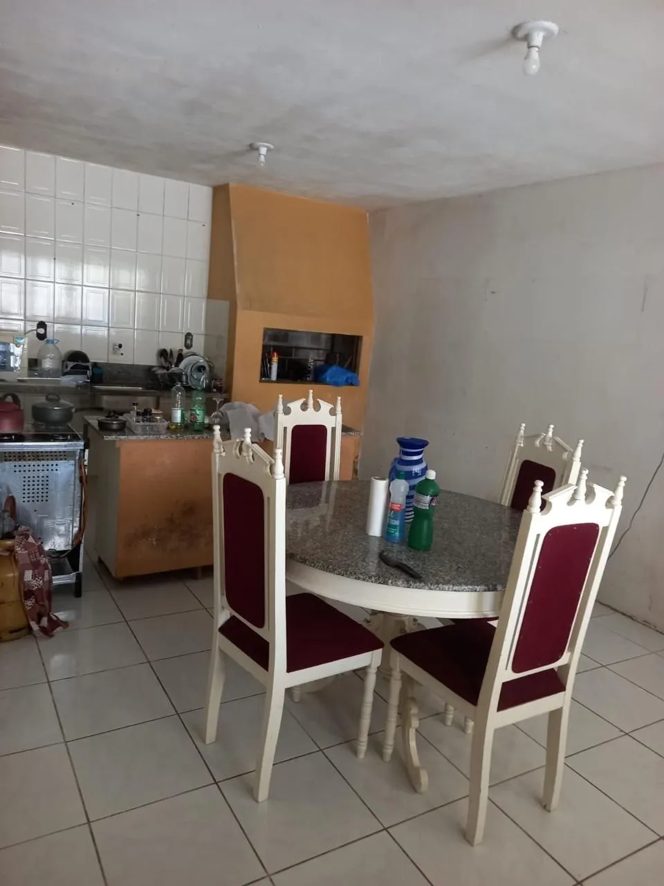 Imagem Ampla Casa residencial com 4 quartos, 3 banheiros e 1 suíte garagem
