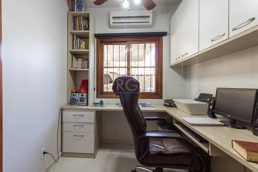 Imagem Casa Condominio para Venda - 191m², 3 dormitórios, sendo 1 suites, 2 vagas - Tristeza